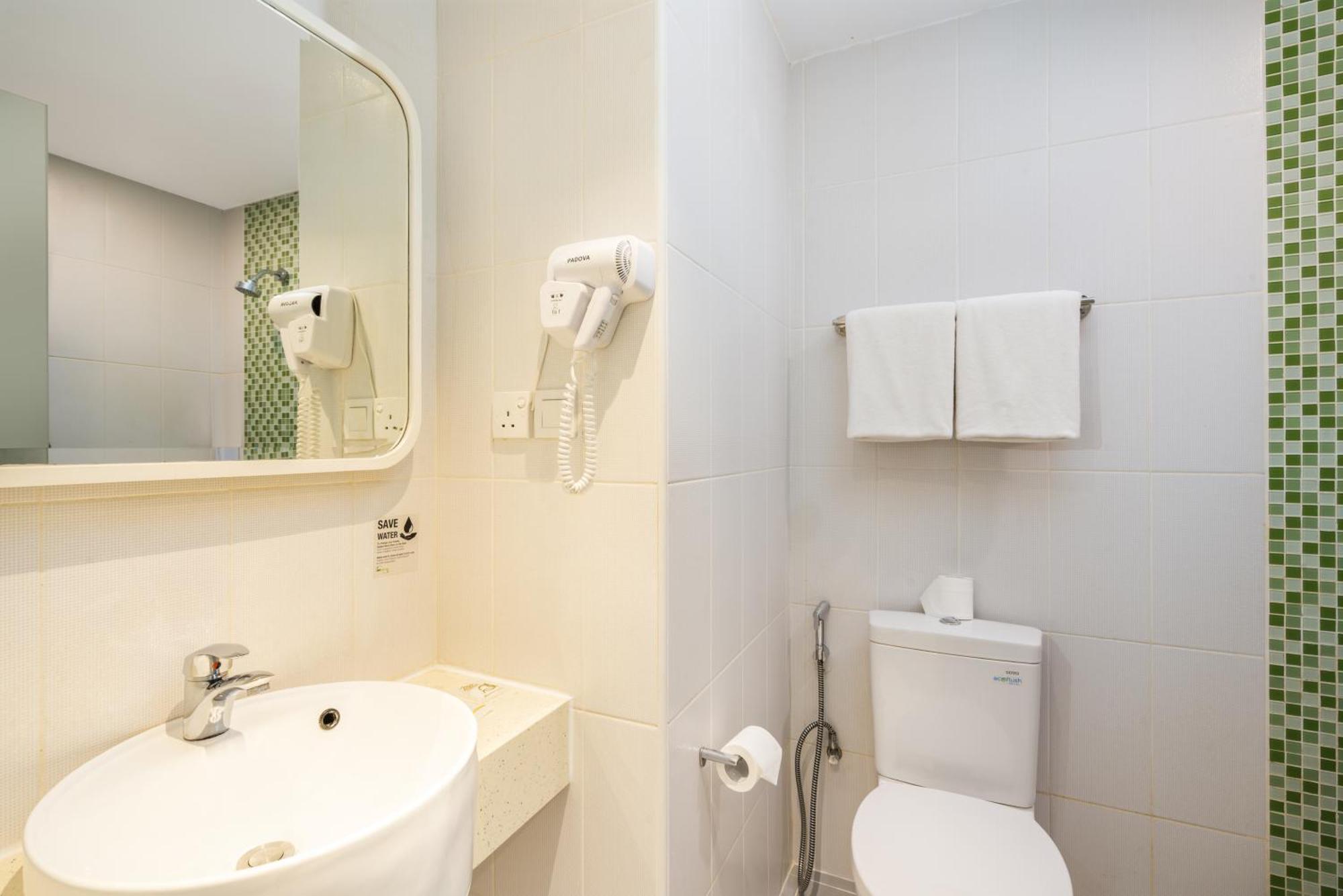 Zest Harbour Bay Batam By Swiss-Belhotel International Наґойя Екстер'єр фото